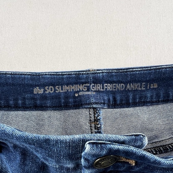 Chico's Embroidered So Slimming Ankle Jeans Chico's Size 1 Sz 10 Denim Stretch - Picture 11 of 13